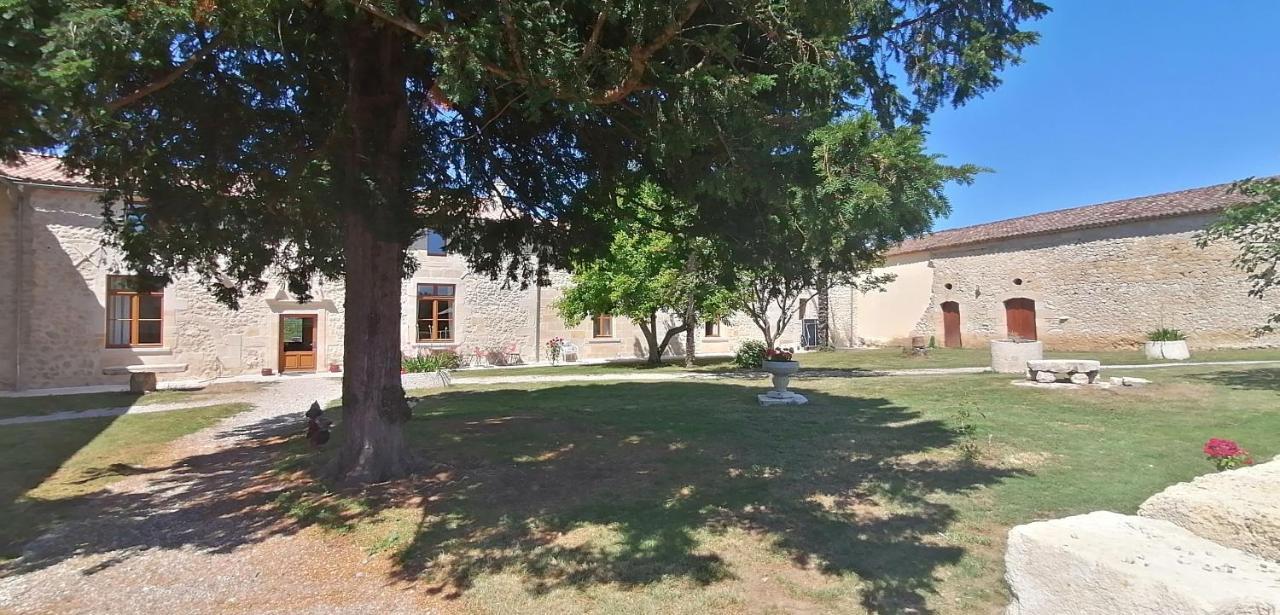 לינה וארוחת בוקר Guillac  Domaine De Gaia, Piscine, Petanque, Ping Pong, Proche Saint-Emilion מראה חיצוני תמונה